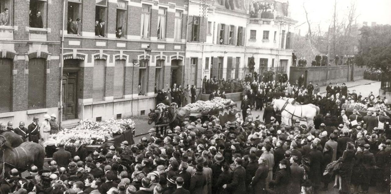 Foto: Beerdigung der Opfer des Massakers von Ascq im April 1944 / Gemeinfrei