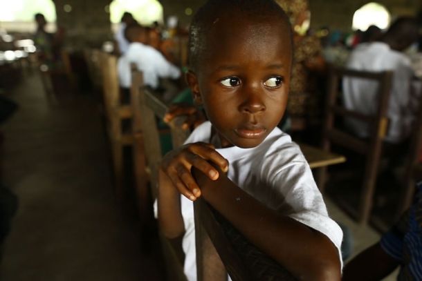 Ebola Überlebender Patrick Poopei (6) aus Liberia