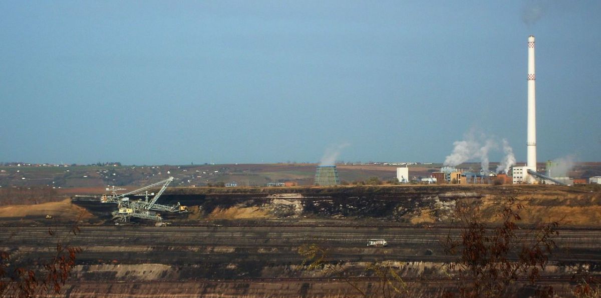 Blick über den Tagebau Amsdorf zum Kraftwerk Amsdorf