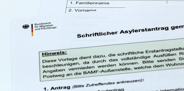 Allein 2021 musste das BAMF wegen verloren gegangener Asyl-Gerichtsverfahren fast 17 Millionen Euro zahlen - vier Prozent mehr als im Jahr 2020.