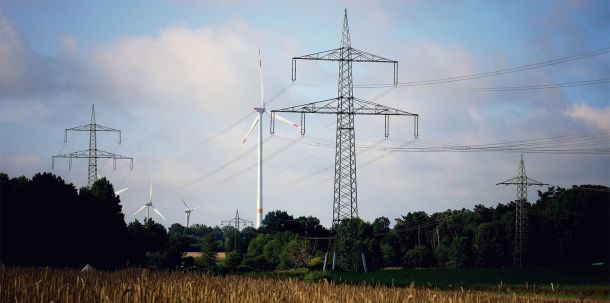 Grund für Brodocz Analyse sind der stockende Zubau von Windkraftanlagen in mehreren östlichen Bundesländern und die Änderung des Waldgesetzes in Thüringen, die CDU und FDP gemeinsam mit der AfD gegen die rot-rot-grüne Minderheitsregierung beschlossen haben.