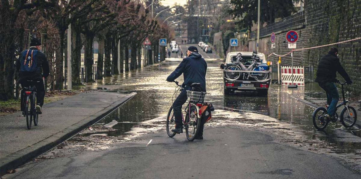 "Manche tun so, als gehöre Klimaschutz zum Luxusgedöns nach dem Motto: Wenn wir politisch nix mehr zu tun haben, wenn die Wirtschaft wieder richtig brummt, dann machen wir mal wieder Klimapolitik"