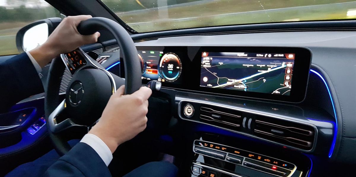 Das Unternehmen setzt damit auch ein wichtiges industriepolitisches Signal im Wettbewerb mit dem Vordenker für E-Mobilität, dem US-Autobauer Tesla.