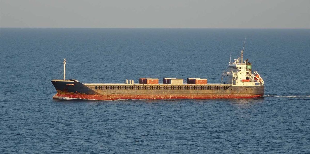 Russlands Schattenflotte stellt eine große Gefahr für Umwelt und Sicherheit dar. Die Tanker sind sehr alt, können bei schwerer See auseinanderbrechen, sind meist nicht versichert. Zudem umgeht Putin mit ihnen die Sanktionen und kann sie offenbar auch für Sabotage nutzen.