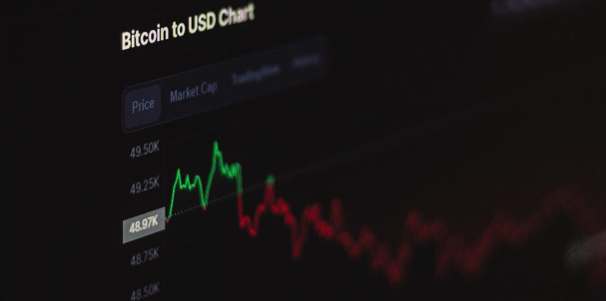 Doch die zweitgrößte Digitalwährung Ether geriet noch deutlich heftiger unter Druck: Auf Monatsfrist hat sie zum Dollar nahezu 40 % an Wert eingebüßt, bei Bitcoin beträgt der Verlust 28 %.